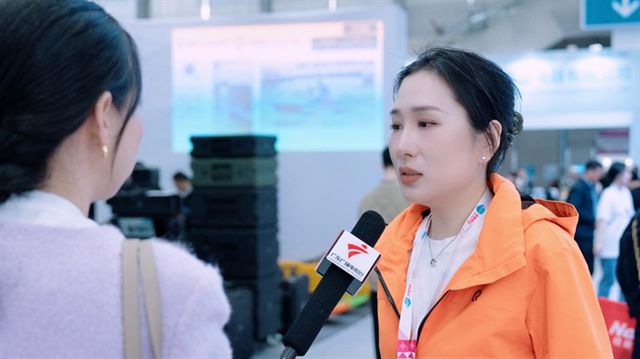 展首日轻行者首秀引燃户外美学新潮！j9九游会(中国)网站COSP开(图2)
