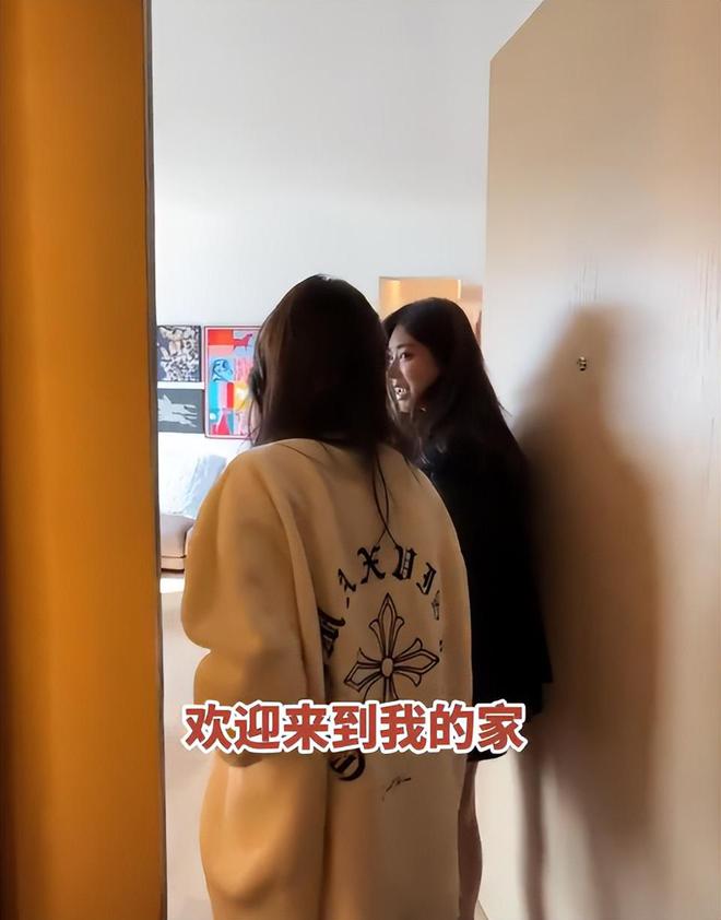 忙带孩子、买菜住150平豪宅一年赚40万j9九游会网站入口香港美女麻将馆打工帮(图9)